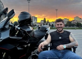 Otomobille çarpışan motosikletin yaralanan sürücüsü kurtarılamadı