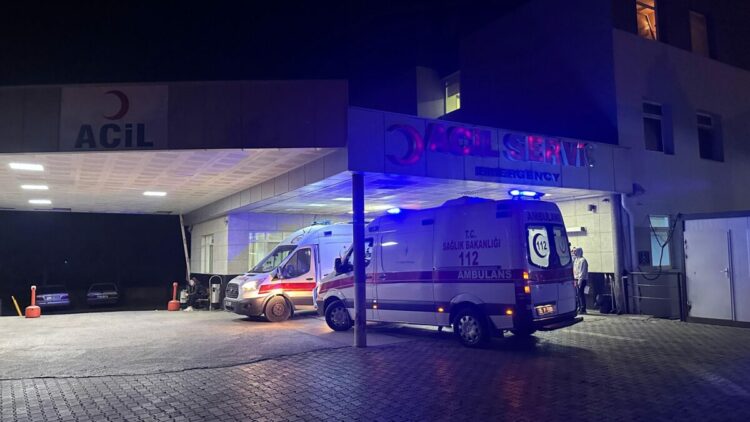 İzmir’de gıda zehirlenmesi şüphesi: 80 işçi hastaneye kaldırıldı