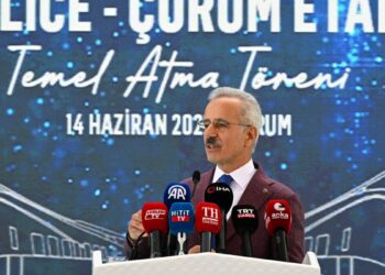 Bakan Uraloğlu: Ankara-Samsun arası 2,5 saat sürecek