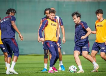Trabzonspor, KuPS maçı için Tampere’ye gitti