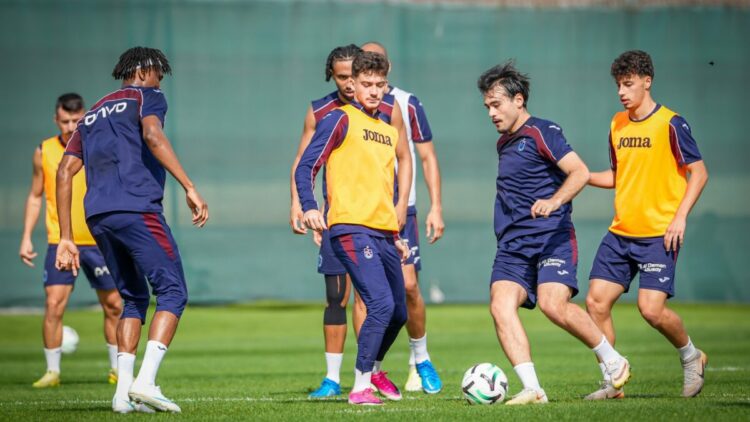 Trabzonspor, KuPS maçı için Tampere’ye gitti