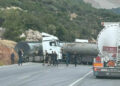 Tankerler çarpıştı; tonlarca akaryakıt yola döküldü