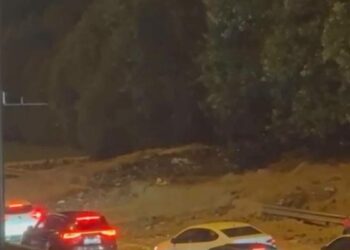 Kartal’da sel suları toprağı sürükledi; TEM bağlantı yolu kısmen kapandı