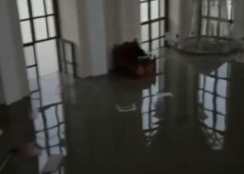 Kağıthane’de dere taştı; tarihi Sadabad Camii'ni su bastı