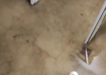 Sultangazi’de evlerini iki haftada iki kez su bastı: Sokakta kaldık