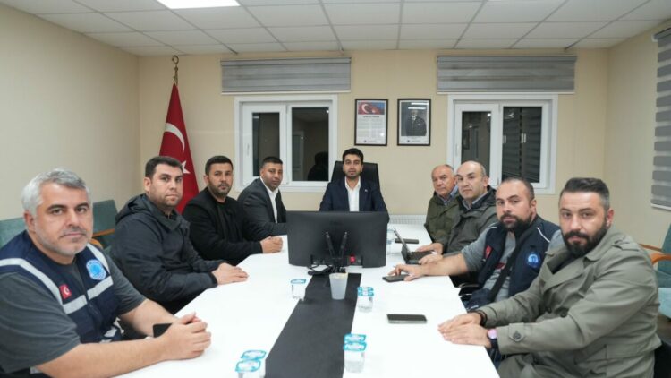 Tuzla Belediye Başkanı Bingöl, sağanak yağışı ekiplerle anlık takip etti