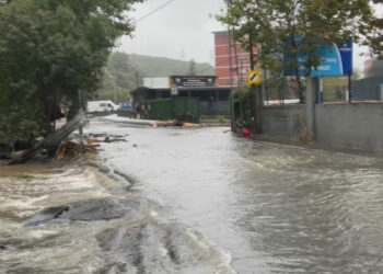 Sarıyer Ayazağa'da iş yerlerinde mahsur kalanların kurtarıldığı bölgeden gündüz görüntüleri