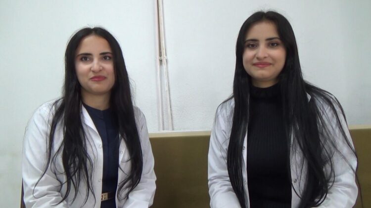 İkizler Fatmanur ve Zehranur, aynı okulda öğretmenlik yapıyor