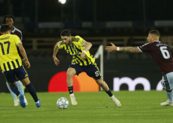 Fenerbahçe, Aston Villa deplasmanında farklı mağlup oldu