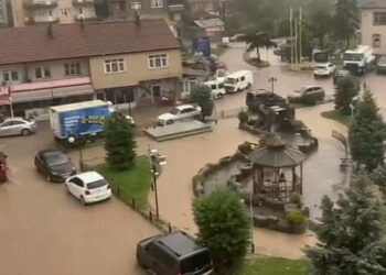 Zonguldak’ta cadde ve sokaklar göle döndü