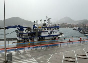 Amasra'da fırtına; dalga boyu 2 metreye ulaştı