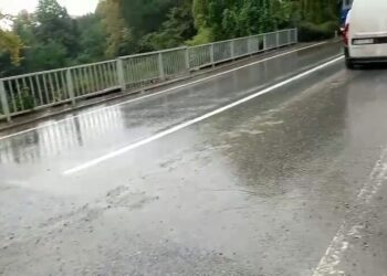 Sakarya'da sağanak; yollar ve sokaklar suyla kaplandı