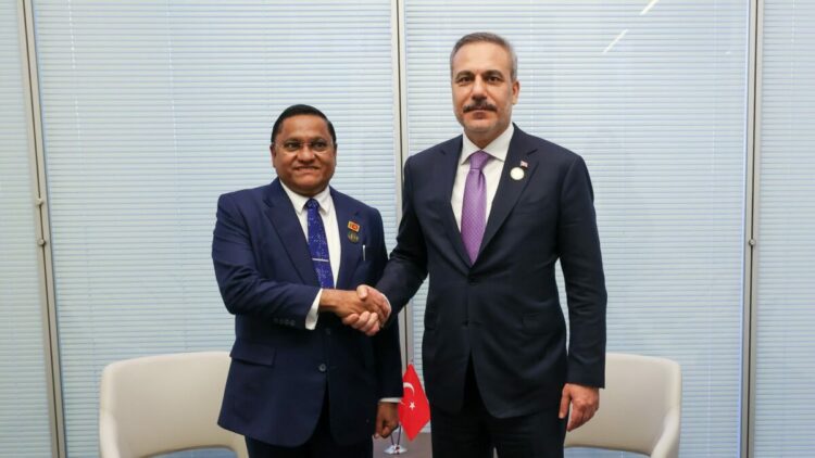 Dışişleri Bakanı Fidan, Sri Lankalı mevkidaşı Herath ile görüştü