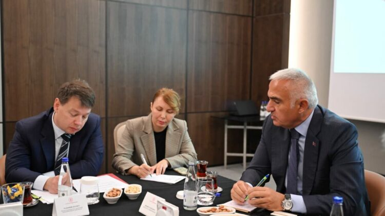 Bakan Ersoy: Rusya ile hava ulaşımındaki iş birliğimizi güçlendirecek çalışmalarımızı sürdüreceğiz