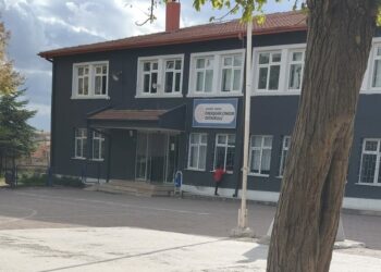 Kayseri’de 12 öğrenci, gıda zehirlenmesi şüphesiyle hastaneye kaldırıldı