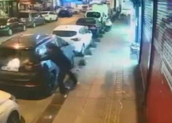 Esenler’de 2 kişinin yaralandığı silahlı kavganın görüntüleri ortaya çıktı: 3 gözaltı