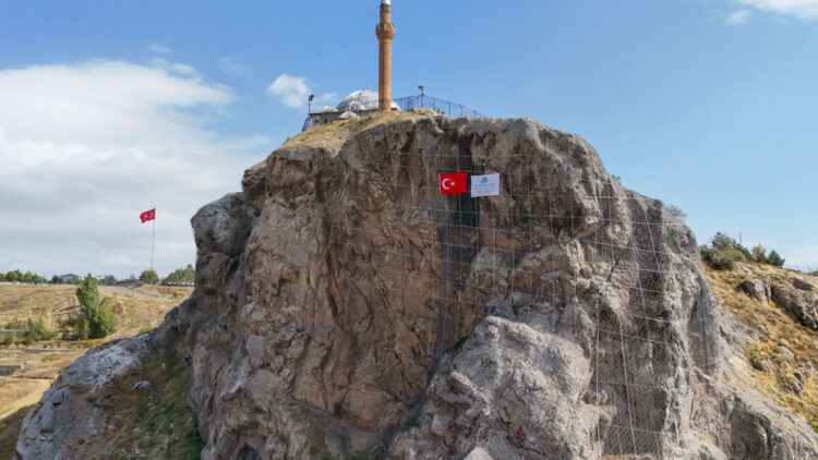 Sivas'ın sembol kayalıklarında ıslah çalışmaları tamamlandı