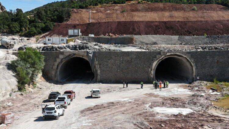 Geminbeli Tüneli kasım ayında hizmete girecek