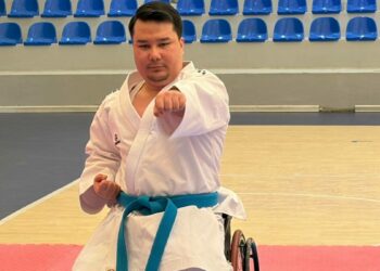 Depremde iki bacağını kaybetti, hastanede tanıştığı para karate ile hayata tutundu