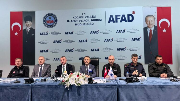 Kocaeli'de sele neden olan sağanakta 1900 olaya müdahale edildi, mahsur kalan 267 kişi kurtarıldı