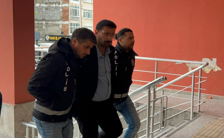 Atatürk’e hakaret ettiği suçlamasıyla gözaltına alındı