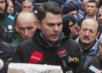 Bakan Kurum: Kalıcı çözümler için vatandaşlarla istişare edeceğiz