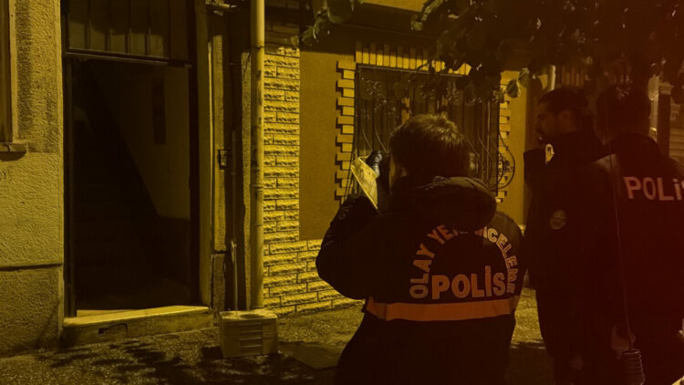 Komşusunun evinde fenalaşıp hayatını kaybetti
