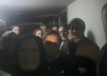 Eyüpsultan'da sel nedeniyle kafede mahsur kalan 65 kişiyi jandarma kurtardı