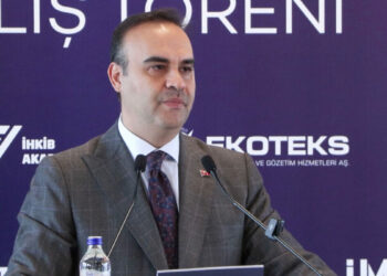Bakan Kacır: Tekstil ve hazır giyimde 540 bin istihdamı koruduk