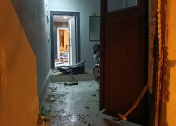 Adana’da bir eve el yapımı patlayıcı atıldı