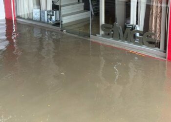 Zonguldak'ta sağanak; dereler taştı, istinat duvarı çöktü