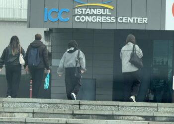 Şişli’de konserde fenalaşan 3 kişi hastaneye kaldırıldı, 1’i öldü