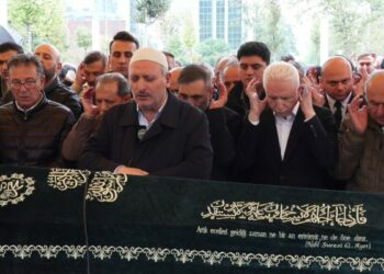 Ayazağa'daki selde hayatını kaybeden Turgut Dursun son yolculuğuna uğurlandı