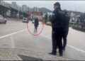 Eşinin, çocuklarını göstermediğini iddia edip, boğazına bıçak dayadı