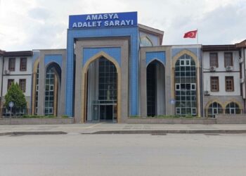 Akranlarını kurusıkı tabancayla tehdit eden çocuğa, konutu terk etmeme kararı