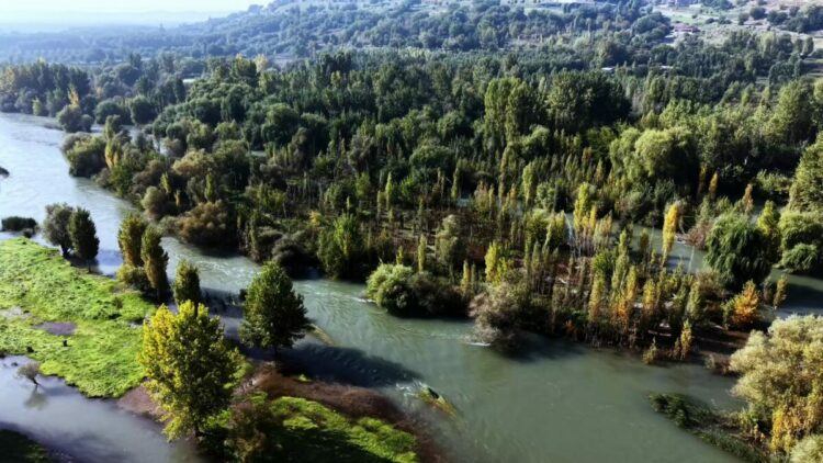 UNESCO listesindeki Hevsel Bahçeleri’nde sonbahar renkleri havadan görüntülendi