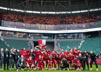 Göztepe seriye bağladı