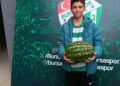 Bursaspor taraftarlar, Iheanacho'ya bagaj dolusu karpuz hediye etti