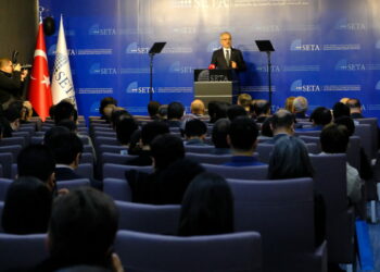 Bakan Uraloğlu: Basra Körfezi'ni Türkiye üzerinden Avrupa'ya bağlayacak yeni bir lojistik omurga oluşturuyoruz