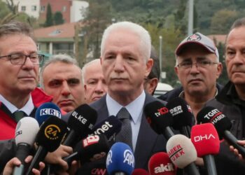 Vali Gül: 3 bin ev ve iş yeri hasar gördü -1