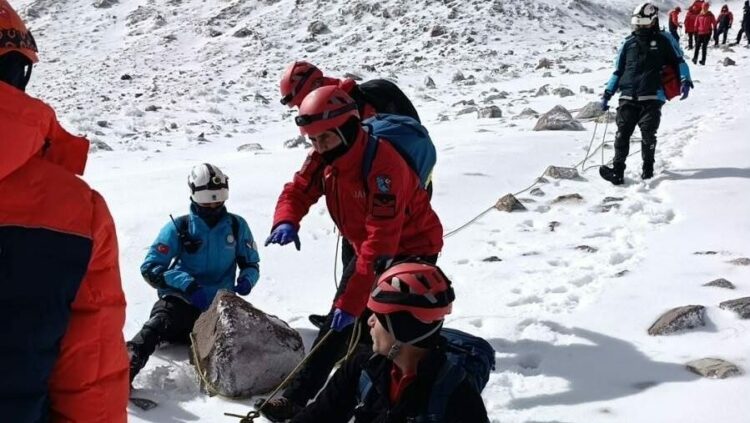 Erciyes Dağı'na tırmanırken düşen dağcı hayatını kaybetti