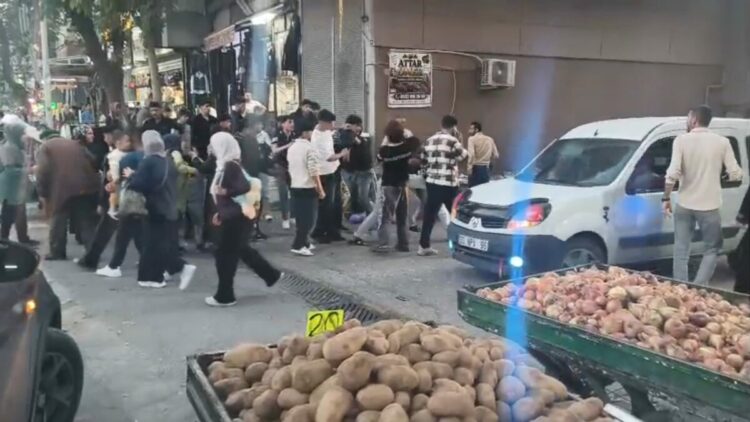 Şanlıurfa’da sopalı, bıçaklı kavga; 3 yaralı