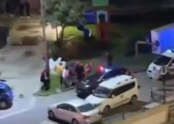 Esenler'de bıçaklı kavgada yaralanan 2 kişi hastaneye kaldırıldı
