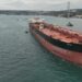Rusya'da İHA saldırısına uğrayan ‘Nelsa’ isimli tanker İstanbul Boğazı’ndan geçti / Geniş haber