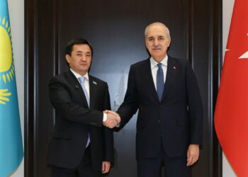 TBMM Başkanı Kurtulmuş, Kazakistan Kurultay Başkanı Dadebay ile bir araya geldi
