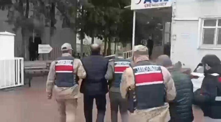 Mardin merkezli 6 ilde DEAŞ’ın finansal ağına operasyon: 11 gözaltı