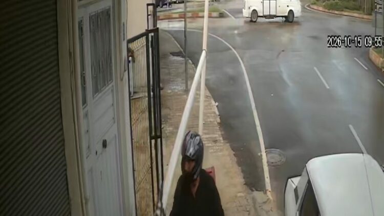 Motosikletiyle çarptığı su borusu başına düştü
