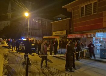 Boşanma aşamasındaki eşi ve olaya müdahale eden kişiyi tabancayla vurdu: 2 yaralı