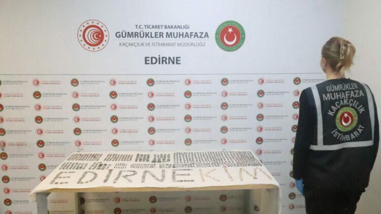 İpsala ve Kapıkule'de 7 bin 160 tarihi eser ele geçirildi