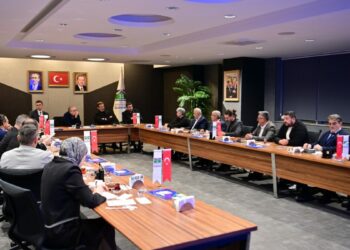 Bahçelievler Belediye Başkanı Hakan Bahadır muhtarlarla bir araya geldi